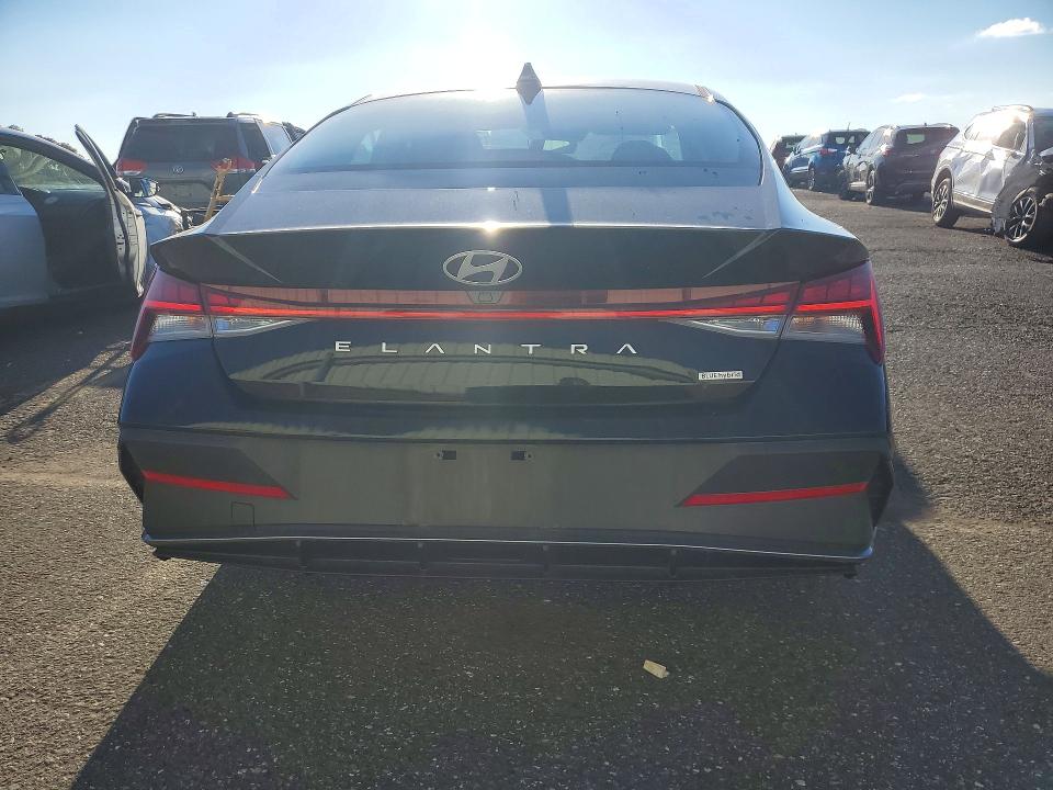 Снимка 6 от търг – 2025 HYUNDAI ELANTRA HYBRID с VIN KMHLM4DJ9SU123394