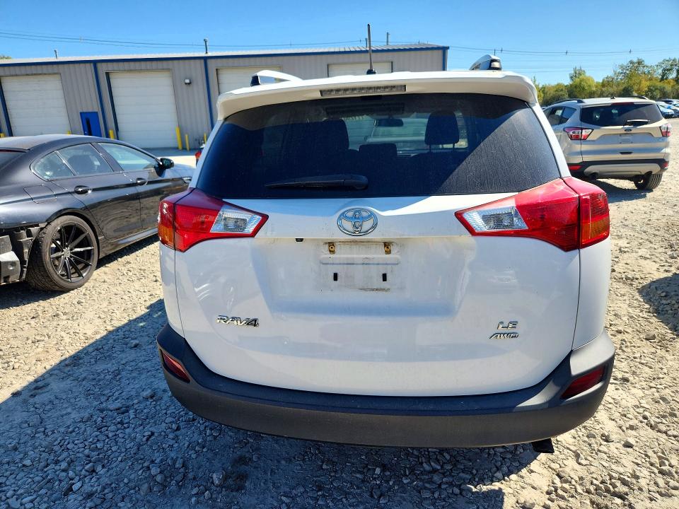 Снимка 6 от търг – 2015 TOYOTA RAV4 с VIN 2T3BFREV7FW293951