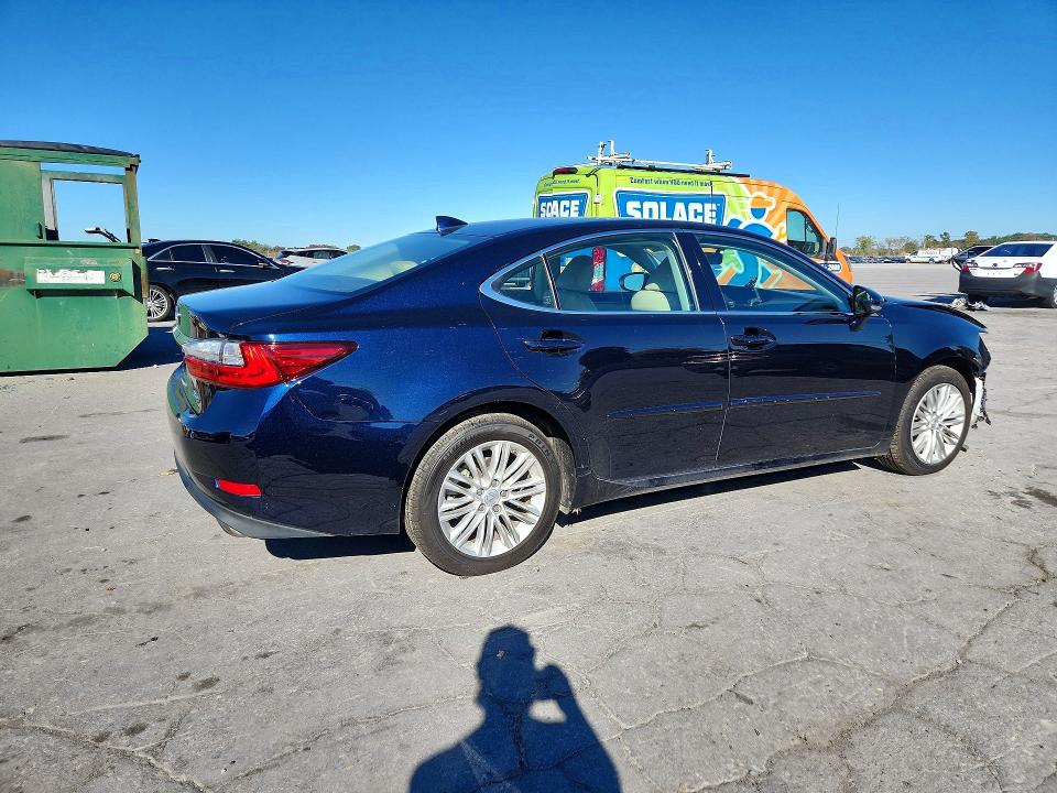 Фото 3 с аукциона – 2016 LEXUS ES с VIN 58ABK1GGXGU006326