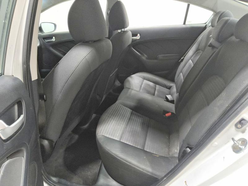 Photo 10 from auction – 2018 KIA FORTE with VIN 3KPFL4A77JE210639
