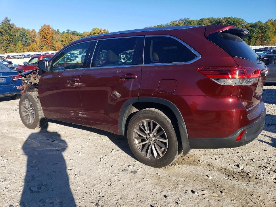 Снимка 2 от търг – 2018 TOYOTA HIGHLANDER с VIN 5TDJZRFH7JS497316