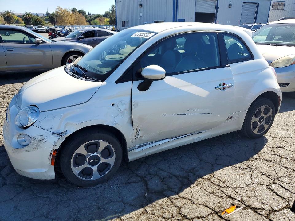 FIAT 500 2013 with VIN 3C3CFFGE5DT714106 - Photo from auction