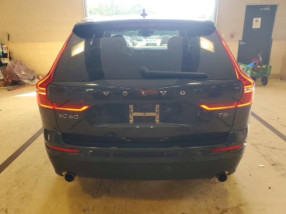 Foto 6 de la subasta – 2018 VOLVO XC60 con VIN YV4102RK7J1076098