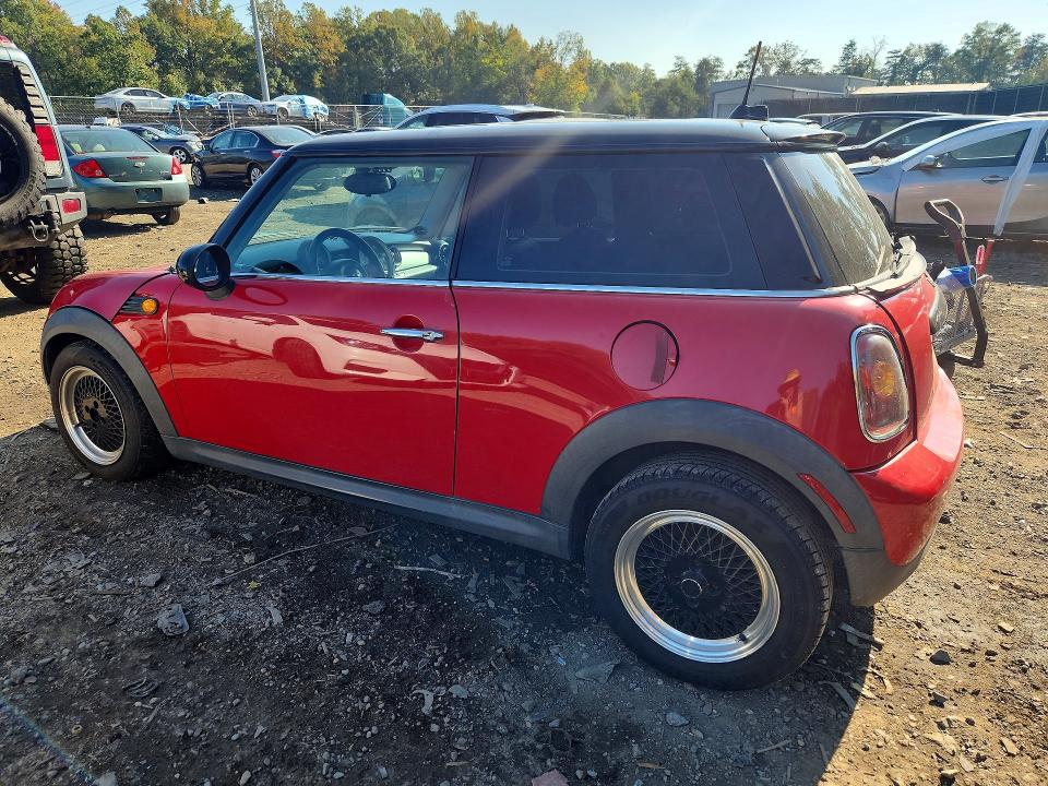 Photo 2 from auction – 2010 MINI COOPER with VIN WMWMF3C56ATZ63734