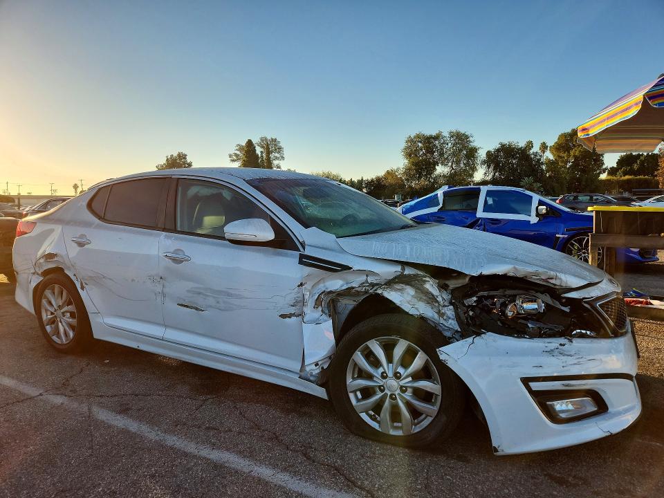 Photo 4 from auction – 2015 KIA OPTIMA with VIN 5XXGN4A79FG475088