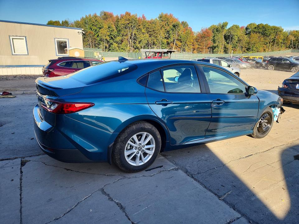 Фото 3 с аукциона – 2026 TOYOTA CAMRY с VIN 4T1DAACK1TU682476