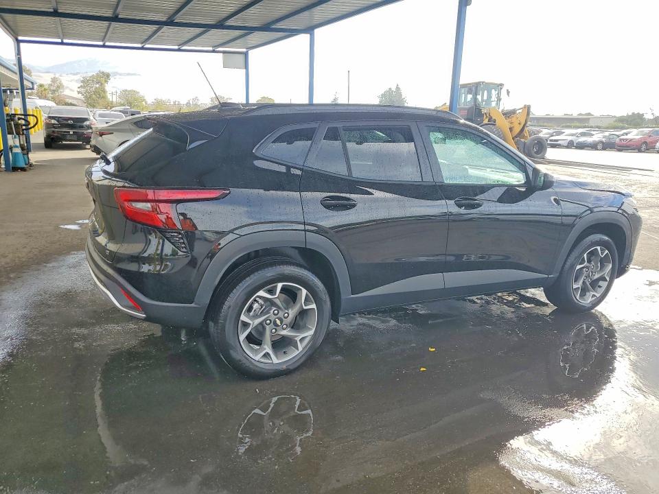 Photo 3 from auction – 2026 CHEVROLET TRAX with VIN KL77LHEP1TC270185