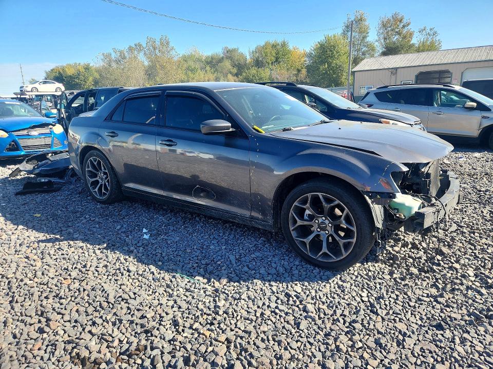 Снимка 4 от търг – 2015 CHRYSLER 300 с VIN 2C3CCABG6FH872518