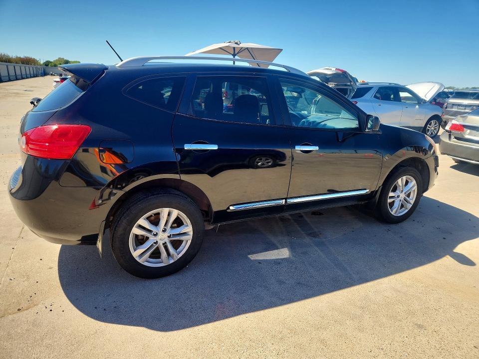 Photo 3 from auction – 2015 NISSAN ROGUE SELECT with VIN JN8AS5MTXFW654871