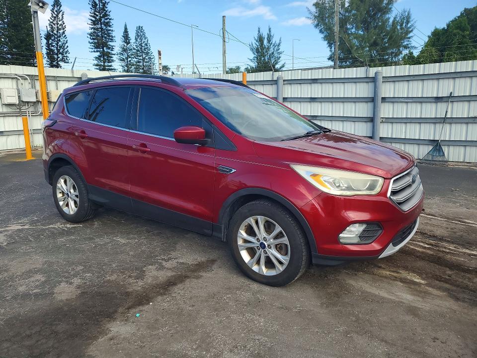 Photo 4 from auction – 2017 FORD ESCAPE with VIN 1FMCU9GDXHUD92998