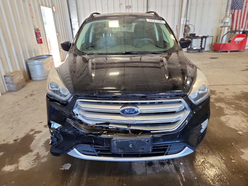 Photo 5 from auction – 2017 FORD ESCAPE with VIN 1FMCU9GD5HUB40947