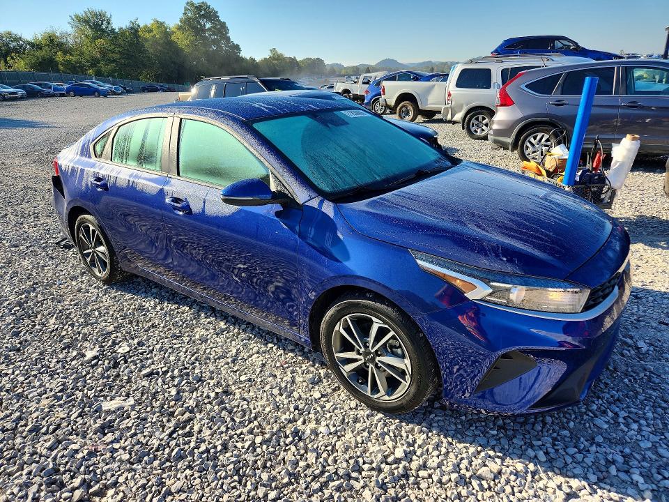 Снимка 4 от търг – 2023 KIA FORTE с VIN 3KPF24AD7PE628653