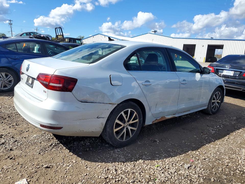 Снимка 3 от търг – 2017 VOLKSWAGEN JETTA с VIN 3VWB67AJ7HM271991