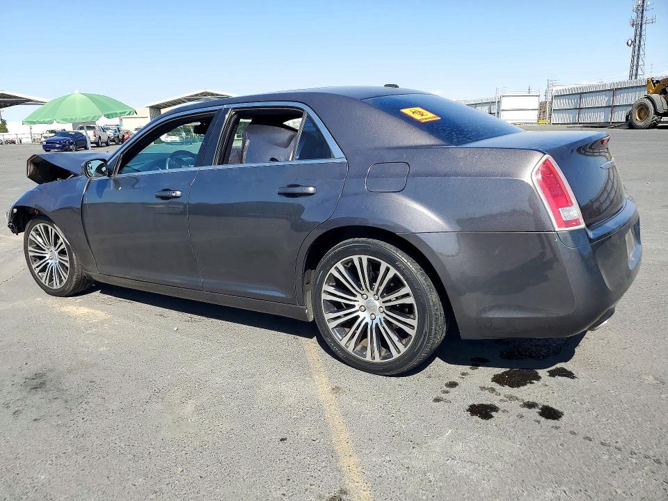Photo 2 from auction – 2013 CHRYSLER 300 with VIN 2C3CCABG1DH556571