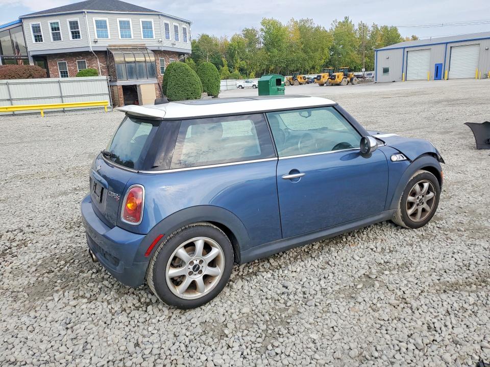 Zdjęcie 3 z aukcji – 2010 MINI COOPER z VIN WMWMF7C56ATX44358