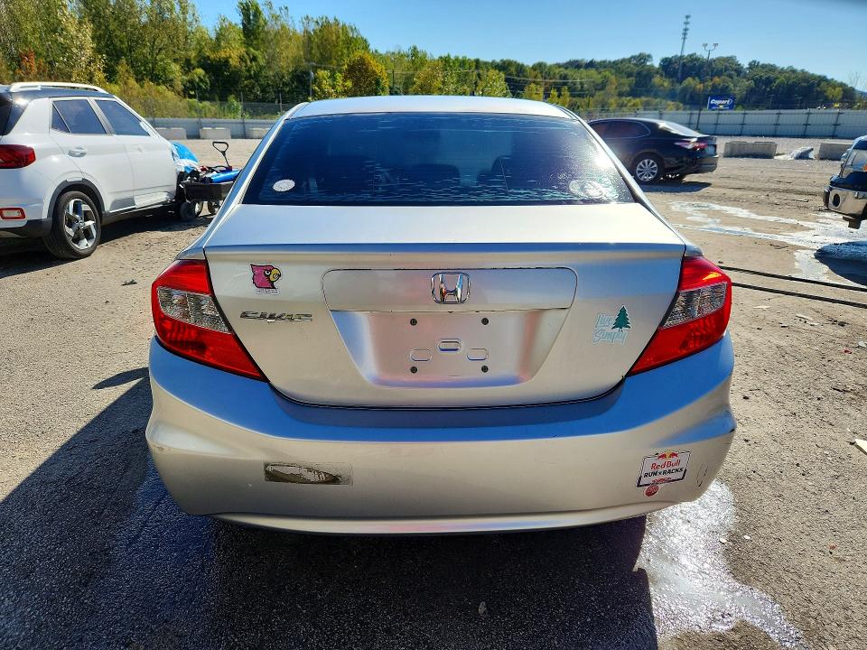 Снимка 6 от търг – 2012 HONDA CIVIC с VIN 2HGFB2F56CH311923