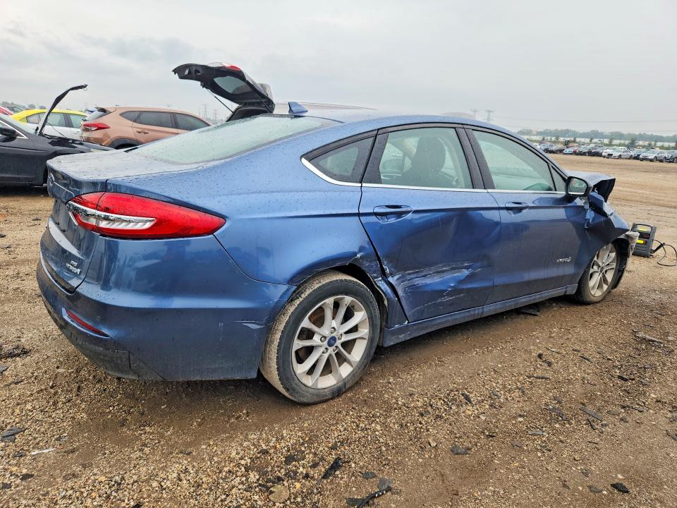 Zdjęcie 3 z aukcji – 2019 FORD FUSION z VIN 3FA6P0LU7KR214769