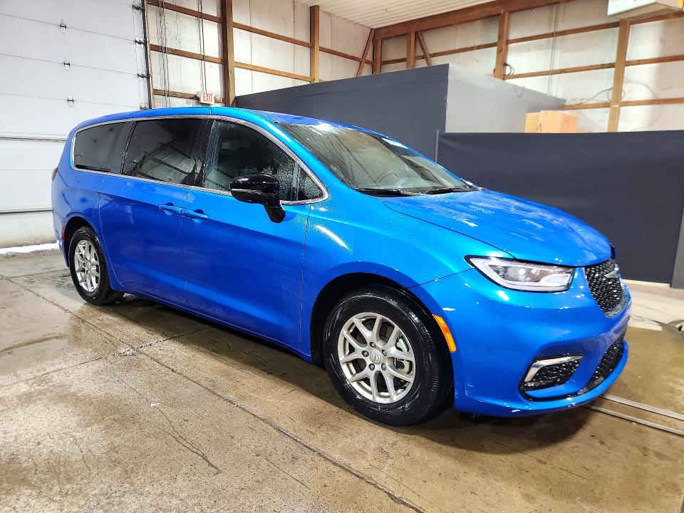 Photo 4 from auction – 2026 CHRYSLER PACIFICA with VIN 2C4RC1BG7TR193532
