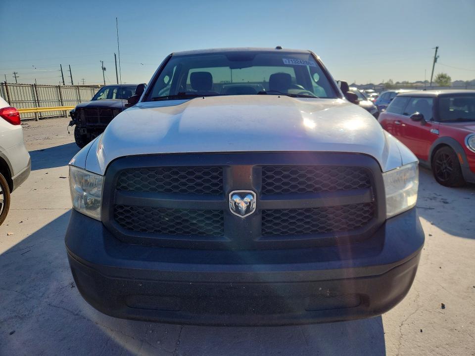 Снимка 5 от търг – 2014 RAM 1500 с VIN 3C6JR6DG1EG166638