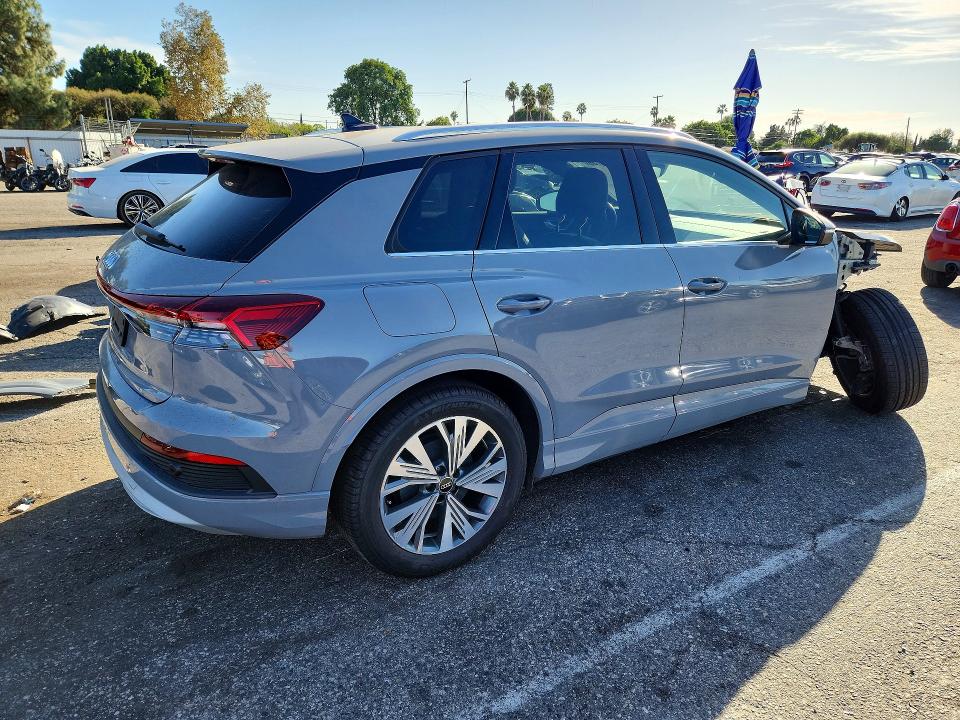 Снимка 3 от търг – 2023 AUDI Q4 E-TRON с VIN WA1ACBFZ6PP048563