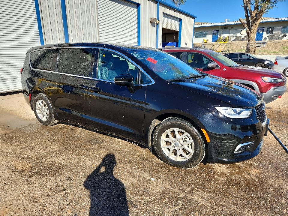 Photo 4 from auction – 2025 CHRYSLER PACIFICA with VIN 2C4RC1BG5SR551516