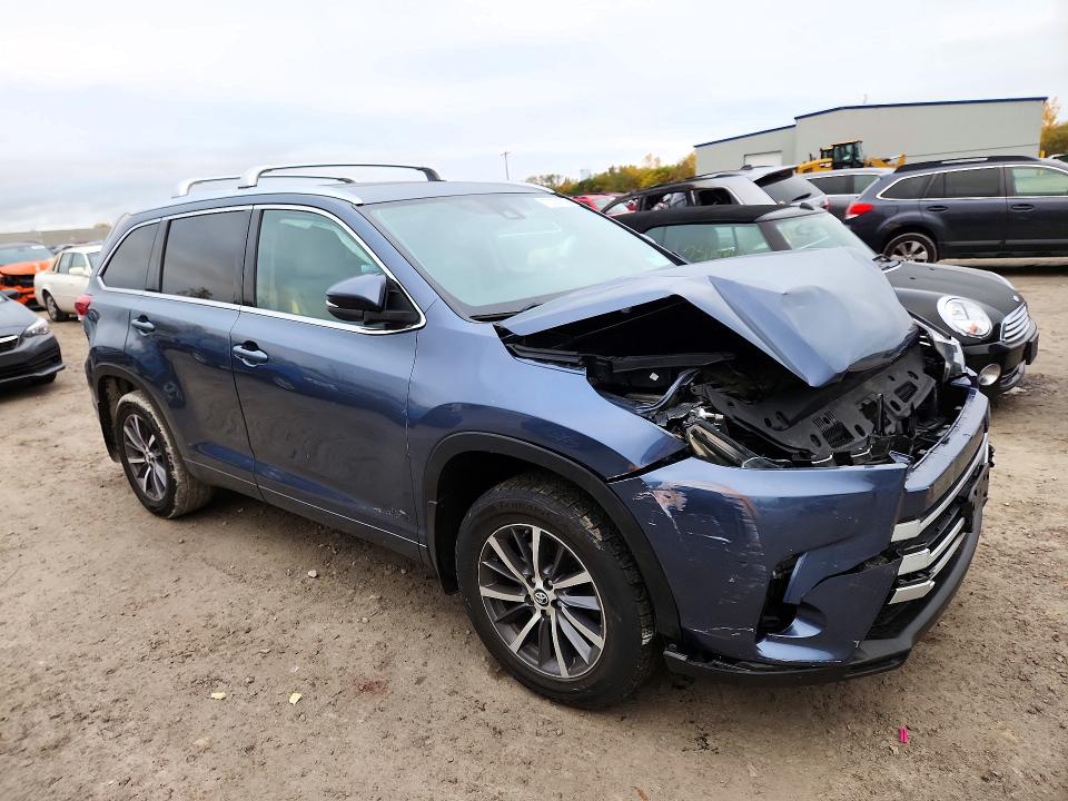 Zdjęcie 4 z aukcji – 2018 TOYOTA HIGHLANDER z VIN 5TDJZRFH4JS821905