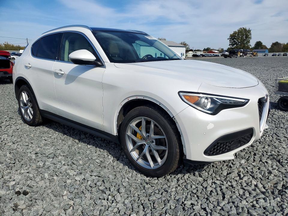 Снимка 4 от търг – 2018 ALFA ROMEO STELVIO с VIN ZASFAKRN2J7C16823