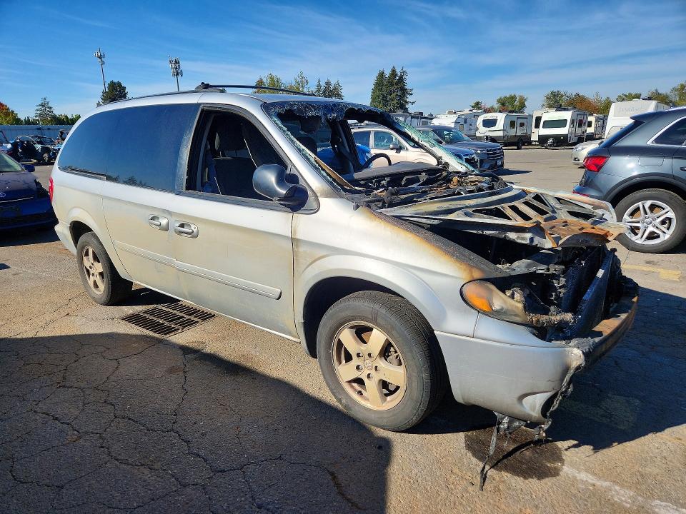 Снимка 4 от търг – 2005 DODGE GRAND CARAVAN с VIN 2D4GP44L05R515943