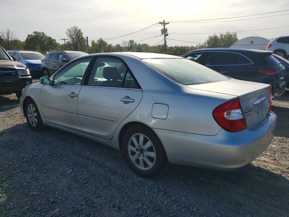 Снимка 2 от търг – 2002 TOYOTA CAMRY с VIN 4T1BF30K02U538022