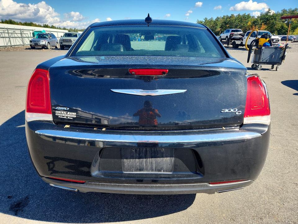 Photo 6 from auction – 2015 CHRYSLER 300 C with VIN 2C3CCAKG6FH887522