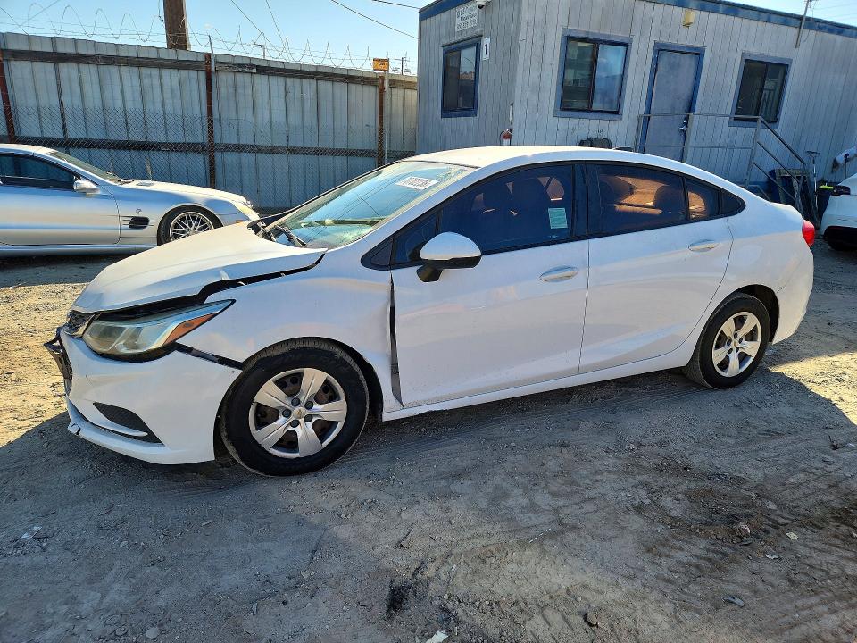Снимка 1 от търг – 2017 CHEVROLET CRUZE с VIN 1G1BC5SM3H7266878