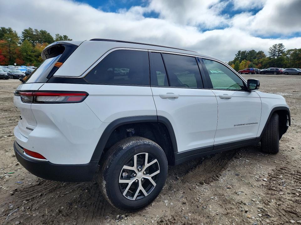 Снимка 3 от търг – 2024 JEEP GRAND CHEROKEE с VIN 1C4RJHBG9RC259949