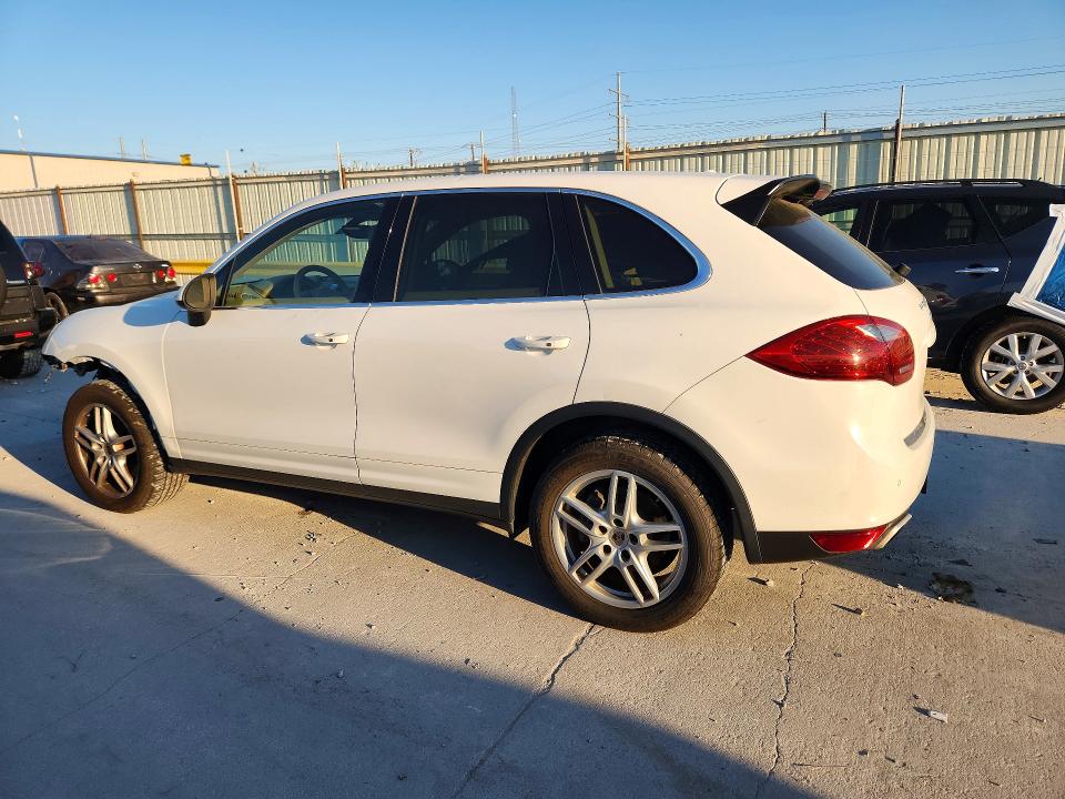 Фото 2 с аукциона – 2014 PORSCHE CAYENNE с VIN WP1AA2A25ELA01310