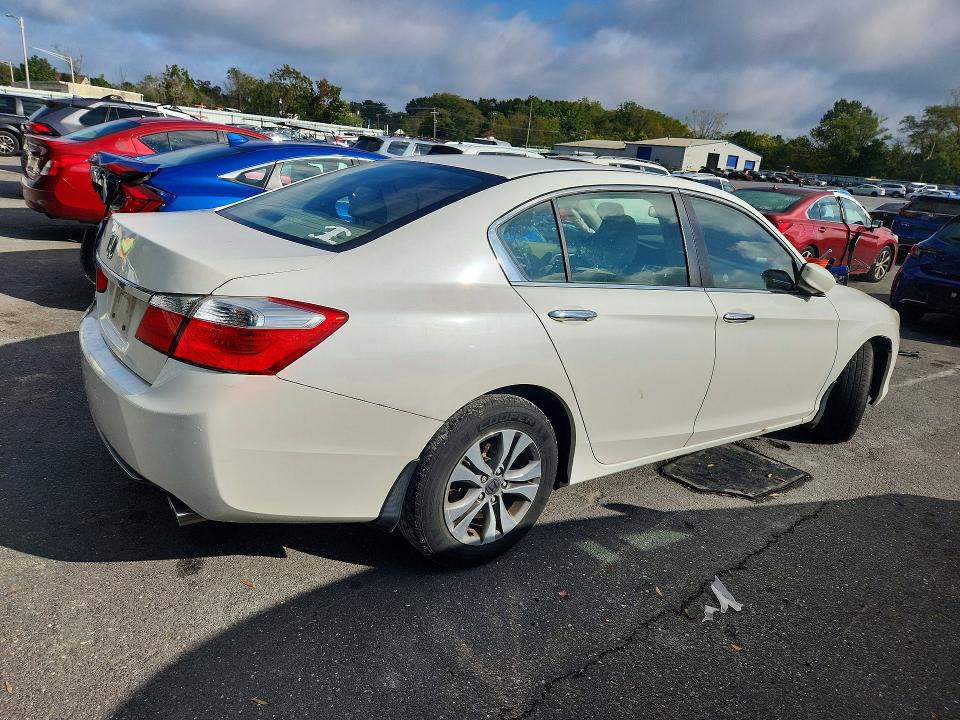 صورة رقم 3 من المزاد - 2015 HONDA ACCORD مع VIN 1HGCR2F38FA262871