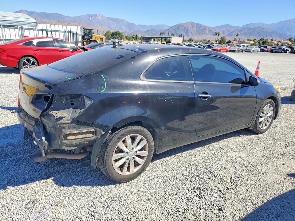 Photo 3 from auction – 2015 KIA FORTE KOUP with VIN KNAFX6A8XF5378705