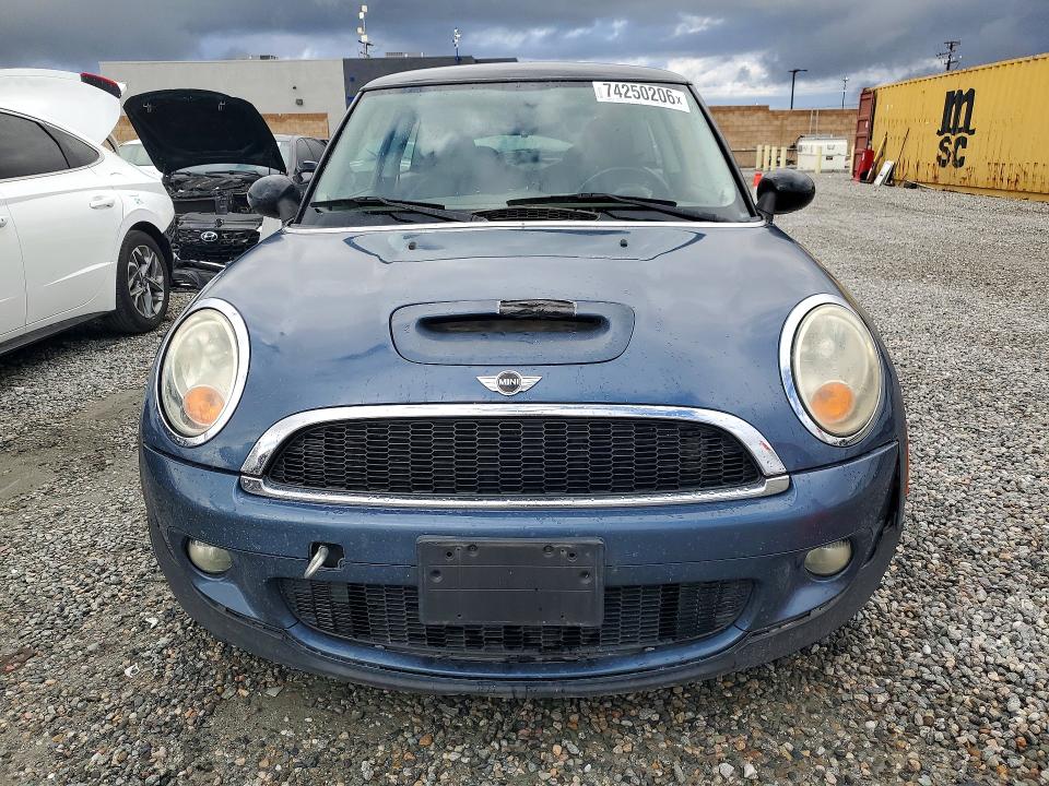 صورة رقم 5 من المزاد - 2010 MINI COOPER مع VIN WMWMF7C56ATZ34743