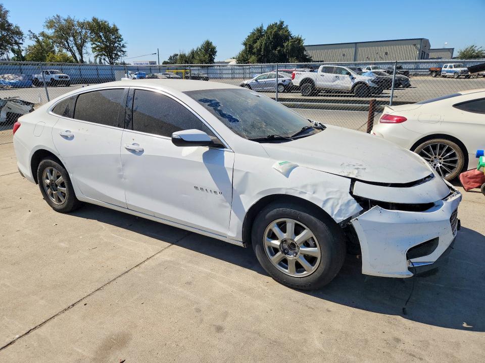 Photo 4 from auction – 2018 CHEVROLET MALIBU with VIN 1G1ZD5STXJF153136