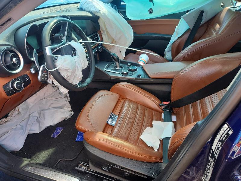 Photo 7 from auction – 2017 ALFA ROMEO GIULIA with VIN ZARFAEEN5H7548156