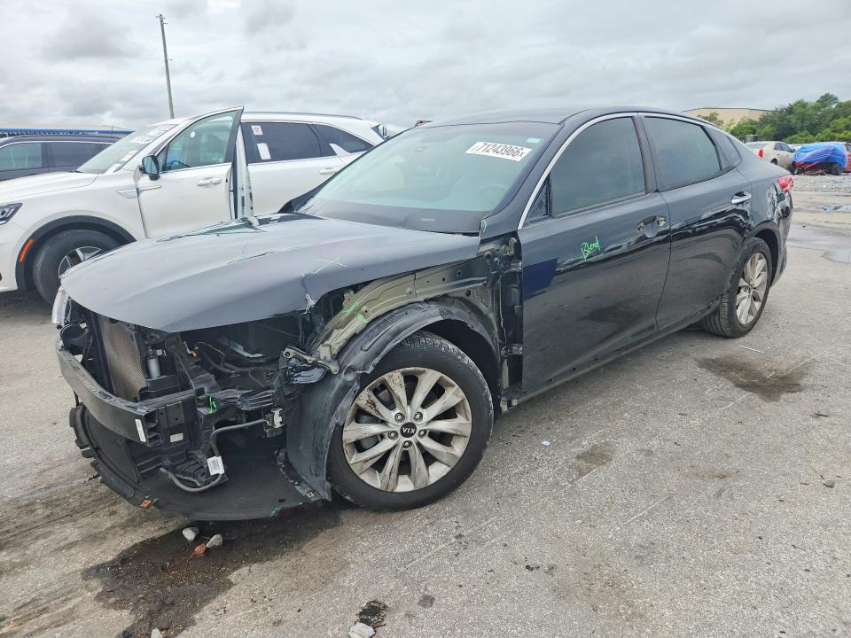 صورة رقم 1 من المزاد - 2018 KIA OPTIMA مع VIN 5XXGT4L35JG261630