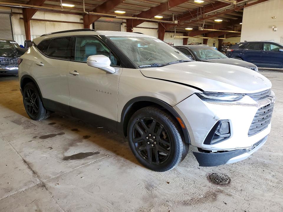 Photo 4 from auction – 2022 CHEVROLET BLAZER with VIN 3GNKBJRS6NS139845