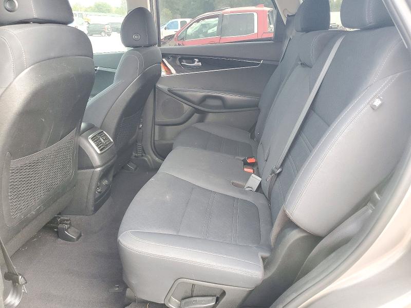 Photo 11 from auction – 2018 KIA SORENTO with VIN 5XYPGDA31JG410327