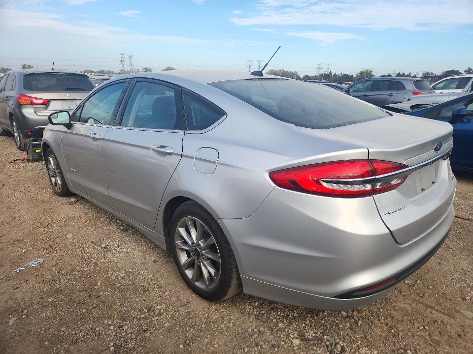 صورة رقم 2 من المزاد - 2017 FORD FUSION مع VIN 3FA6P0LU1HR385073