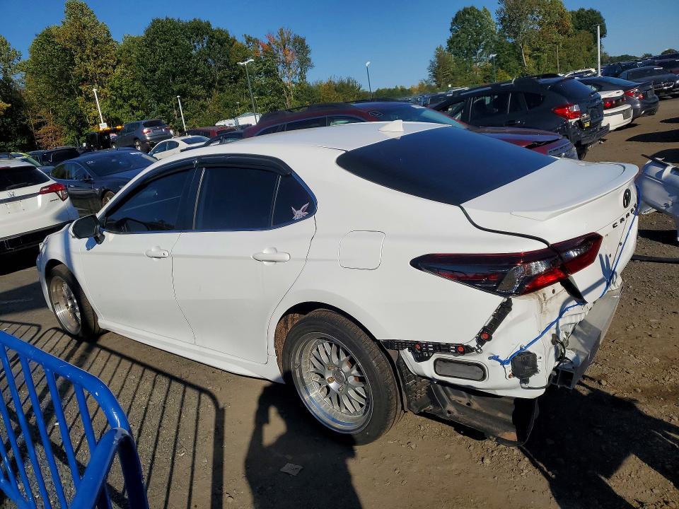 Снимка 2 от търг – 2022 TOYOTA CAMRY с VIN 4T1T11AK9NU692299