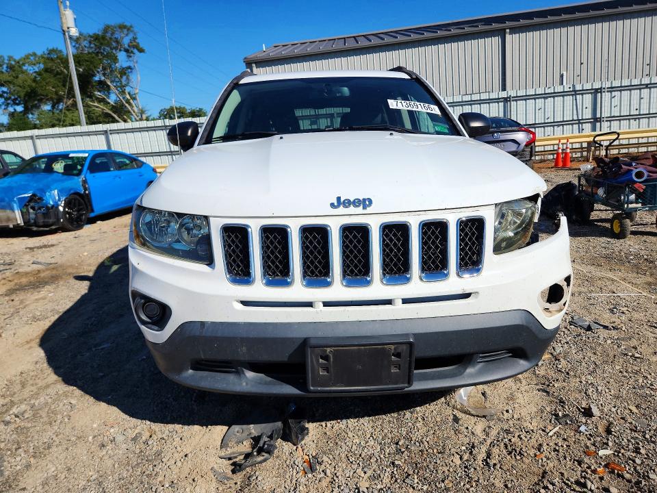 Снимка 5 от търг – 2016 JEEP COMPASS с VIN 1C4NJCBA1GD670508