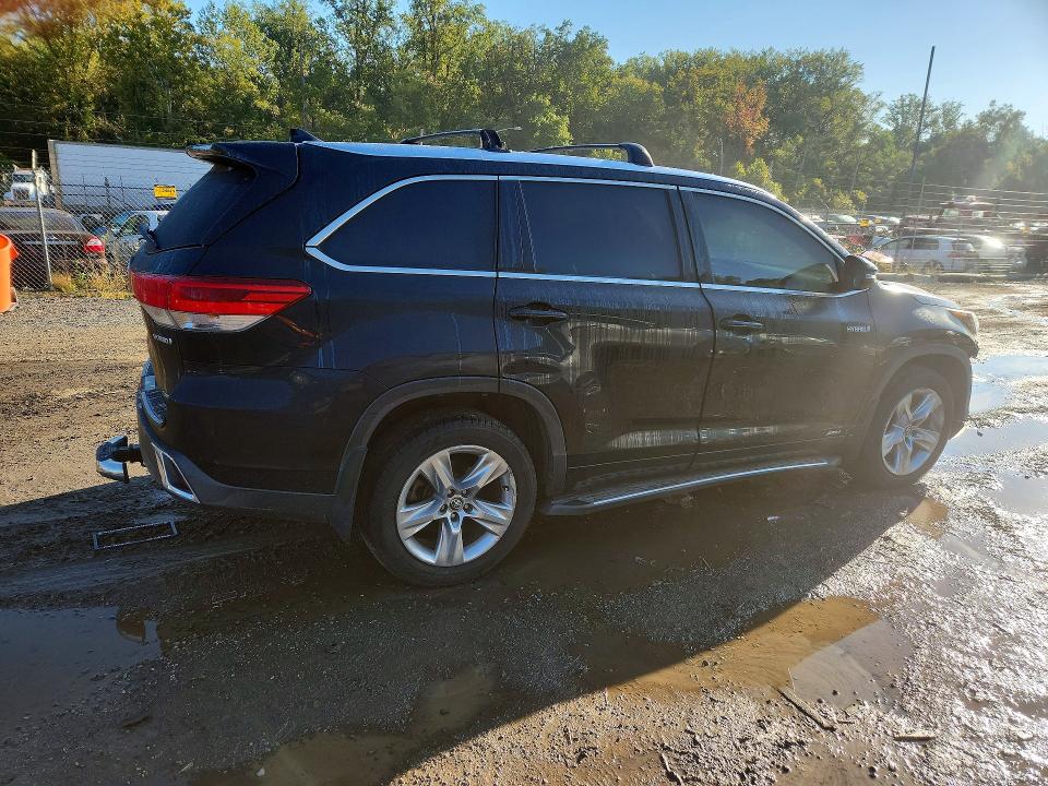 Фото 3 с аукциона – 2017 TOYOTA HIGHLANDER HYBRID с VIN 5TDDGRFH2HS026235