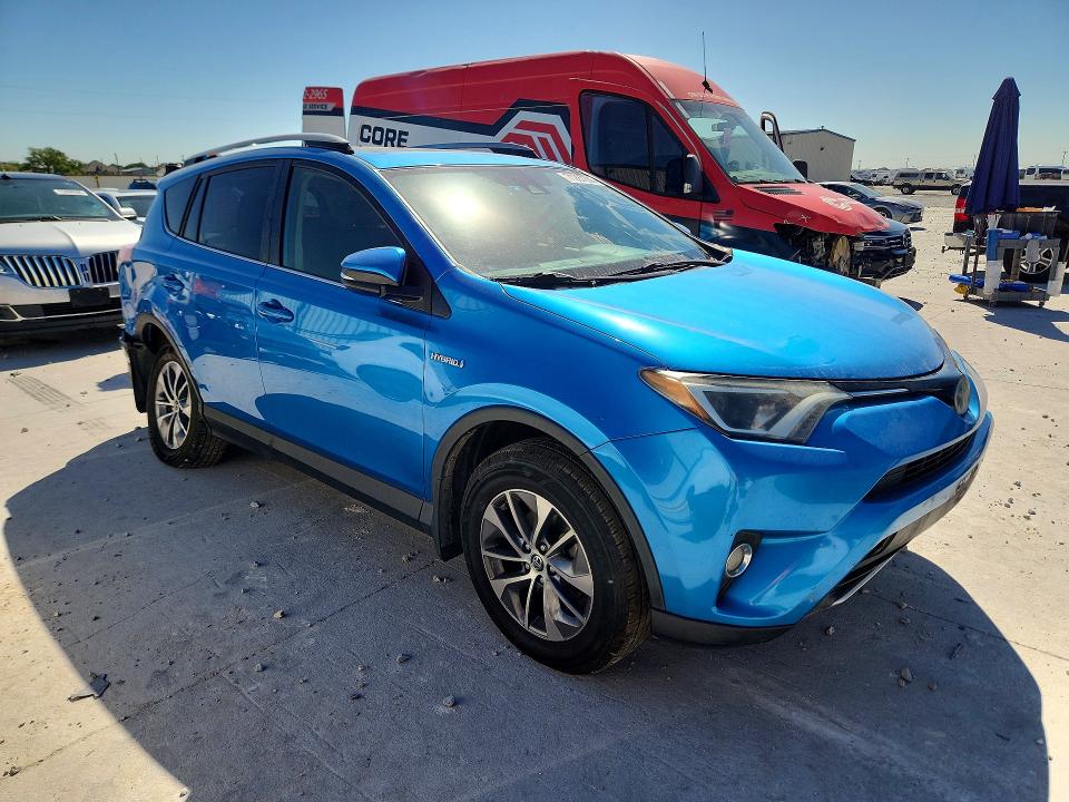 Снимка 4 от търг – 2017 TOYOTA RAV4 HYBRID с VIN JTMRJREV9HD115732