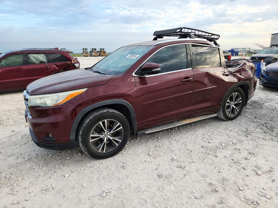 TOYOTA HIGHLANDER 2016 مع رقم تعريف المركبة 5TDKKRFH3GS136800 - صورة من المزاد
