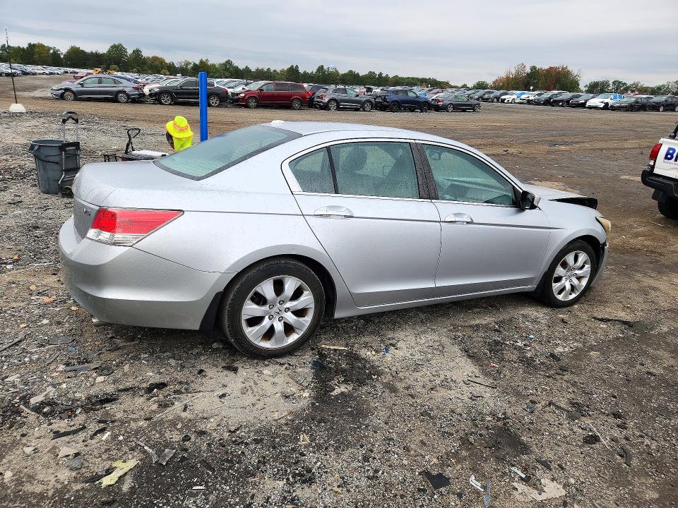 Снимка 3 от търг – 2009 HONDA ACCORD с VIN 1HGCP36889A010677