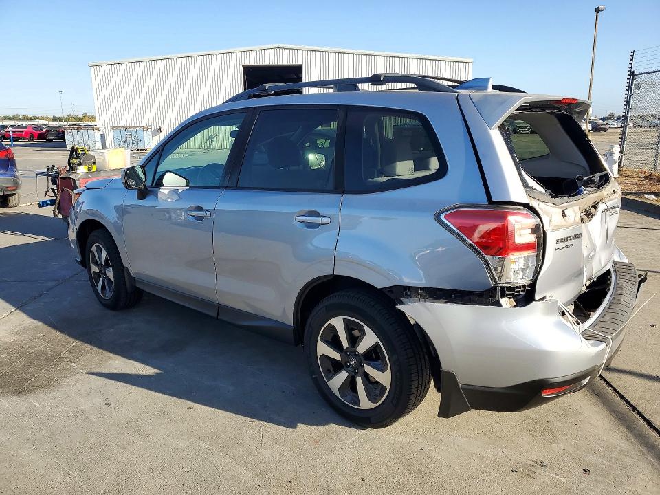 Photo 2 from auction – 2017 SUBARU FORESTER with VIN JF2SJAEC7HH535324