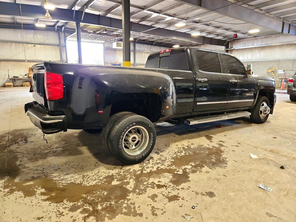 Снимка 3 от търг – 2018 CHEVROLET SILVERADO с VIN 1GC4K0CY3JF101707